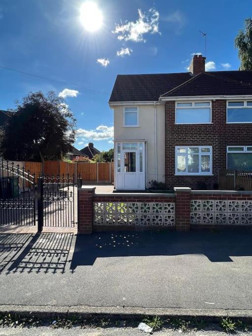 Gated Home Close To Birmingham City Centre Exterior foto