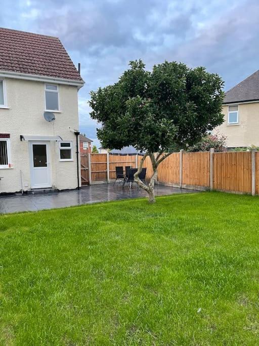 Gated Home Close To Birmingham City Centre Exterior foto