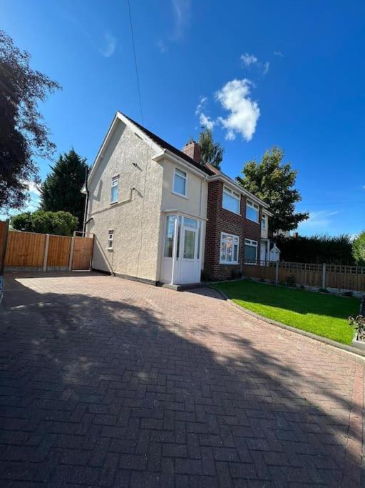 Gated Home Close To Birmingham City Centre Exterior foto